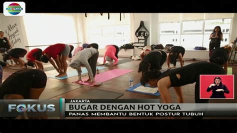 Hot Yoga Olahraga Dalam Ruangan Bersuhu Derajat Celcius News Liputan