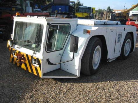 Douglas Dc11 Cat 1 Aircraft Shunt Tractor | in Abingdon, Oxfordshire | Freeads