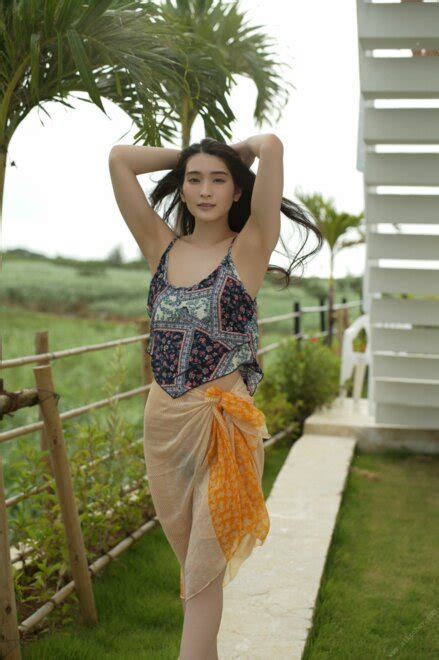 FRIDAY写真集 本庄鈴二人きり官能トリップ オール未公開 カット超完全版 photos honjosuzu Porn Pic