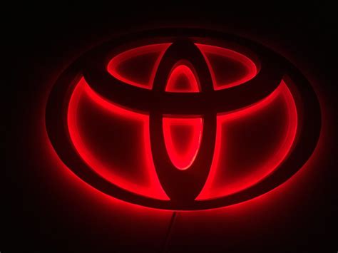 Illuminated Toyota Tundra Grill Emblem