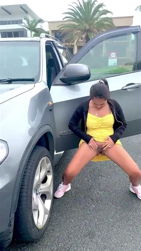 Filipina milf Monica pees outside of car in cul de sac ThisVid 中文