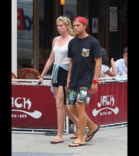 Photo Ireland Baldwin Et Son Compagnon Slater Trout Font Leur Jogging