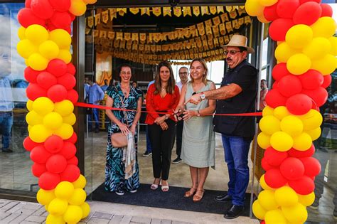 Prefeito Gilberto Gon Alves Prestigia Inaugura O De Nova Loja Da