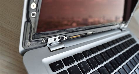 How To Disassemble And Rebuild A Laptop