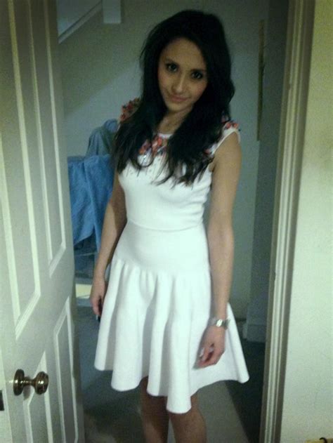 Hot Sexy Klariza Clayton Bikini Pics