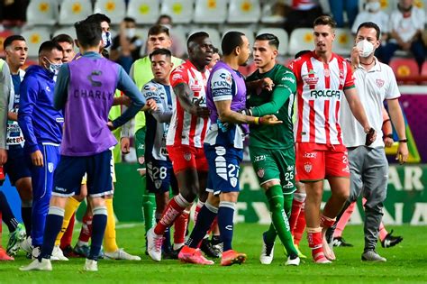 Bronca En El Victoria Protagonizada Por Necaxa Y Pachuca Video Grupo