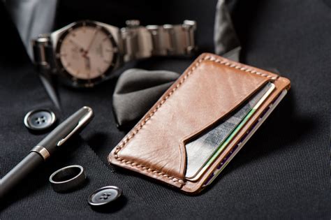 Time to up your style game with these slim leather wallets for men