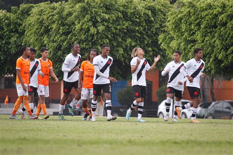 Vasco volta a golear o Nova Iguaçu e está na final do Carioca Sub 17