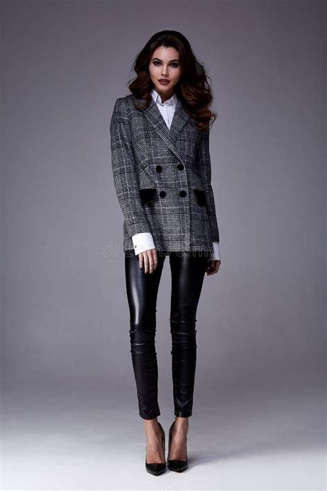 Beautiful Woman Fashion Model Long Brunette Hair Natural Ma Stock Image Image Of Face