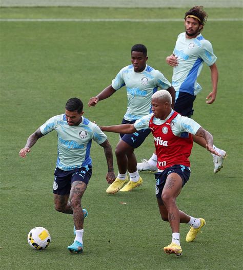 Escalação do Palmeiras Endrick ou Mayke é única dúvida para jogo que