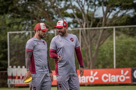 Ester Muniz namorada de Kid Bengala vence prêmio de Vagina mais bonita do Brasil veja O Hoje