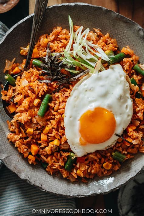 Easy Kimchi Fried Rice Kimchi Bokkeumbap Omnivore S Cookbook