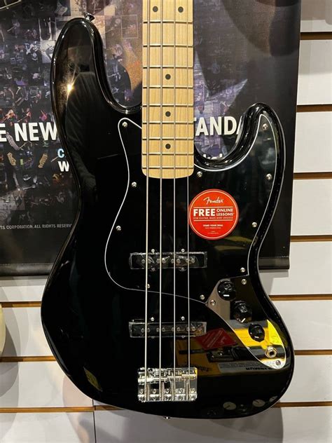 Squier Jazz Bass Black