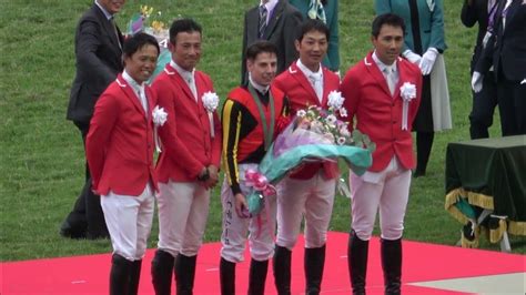 【エリザベス女王杯2024】口取り～表彰式～C.デムーロ勝利騎手インタビュー 現地映像 スタニングローズ - YouTube