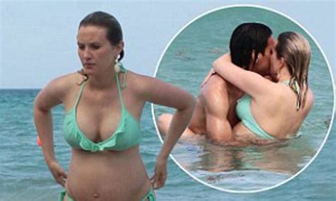 Hot Sexy Lorelei King Bikini Pics