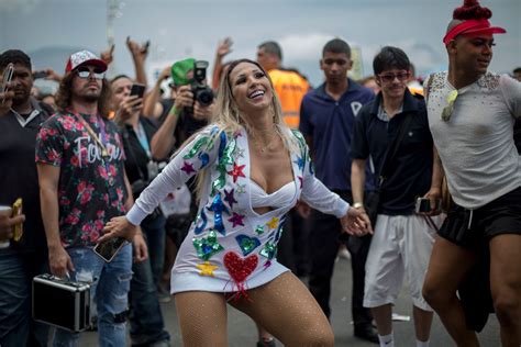 Thousands Celebrate In Rios Gay Pride Parade On Copacabana The Seattle Times