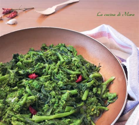 Cime Di Rapa Saltate In Padella Con Aglio E Peperoncino La Cucina Di Mara