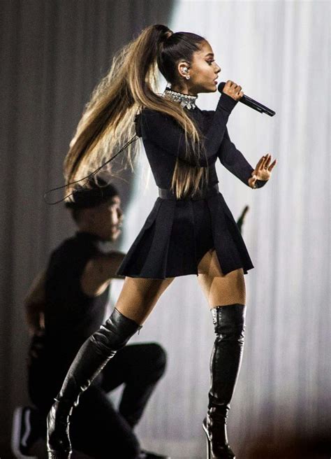 Pin Van J AunahJohnson Op Ariana Grande Laarzen