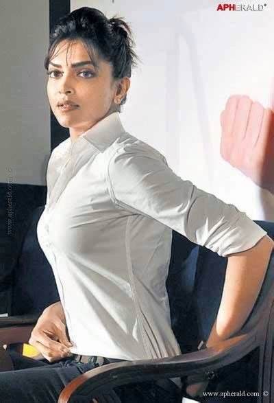 Exclusive Hot Pictures Of Bollywood Queen Deepika Padukone Hot