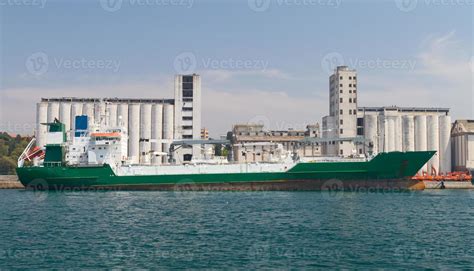 Cargo Ship in port 10859094 Stock Photo at Vecteezy