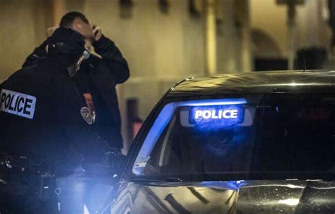 Nantes Un Policier Roué De Coups Et Blessé Au Cours Dune