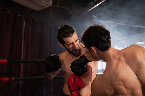 Premium Photo Punching Is One Of The Master Techniques Of Muay Thai