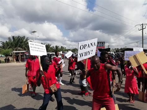 Winneba Residents Of Effutu Protest Against Possible Sale Of Ramsar Site