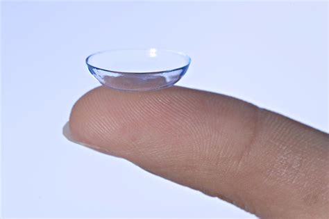 How To Wear Contact Lenses