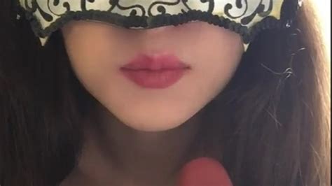 Тебе нравится что я сажусь анусом на твой языком Девчонка дрочит пальцами свою жопу Free Sex