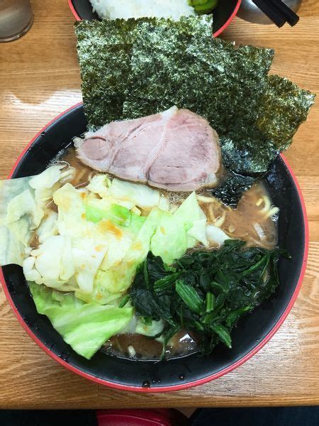 『ラーメン キャベツトッピング』麺家 紫極のレビュー ラーメンデータベース