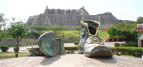 El Monumento A Las Botas Viejas Cartagena De Indias