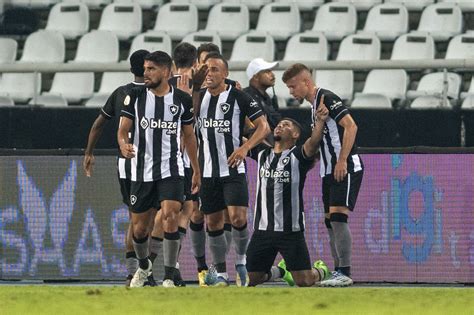 Botafogo 2 x 0 Athlético PR no Brasileirão Fim de Jogo