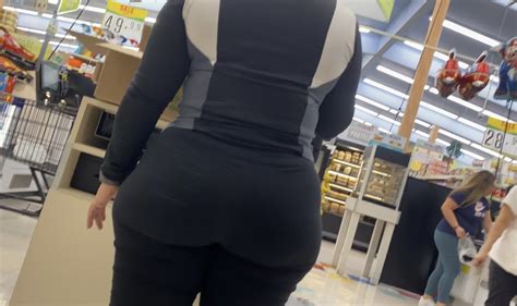 Thicc Latina Grocery Employee Spandex Leggings Yoga Pants Forum