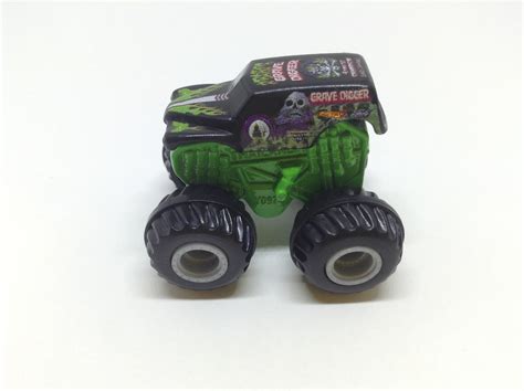 Julian S Hot Wheels Blog Grave Digger Monster Jam Mini Mystery Trucks Series