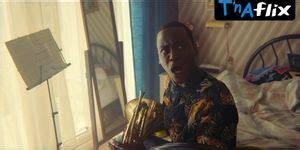 Tanya Reynolds Breasts Underwear Scene In Sex Education Tnaflix