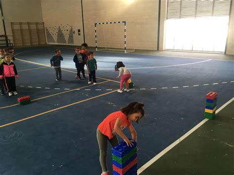 El Maestro Luichi de Educación Física 3 y 4 años juego de equipos