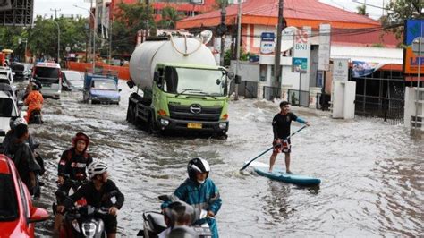 BMKG Ungkap Pemicu Banjir Makassar Potensi Hujan Masih Tinggi Akhir