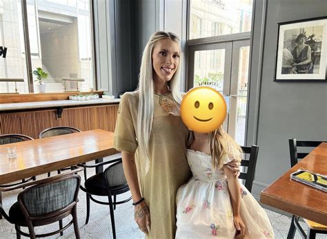 She basically wore nothing to the wedding : r/abbeyfickleysnark