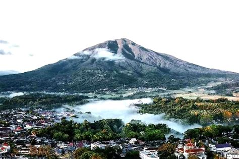 Bkdsa Tutup Jalur Pendakian Gunung Marapi Sumatera Barat Karena Erupsi