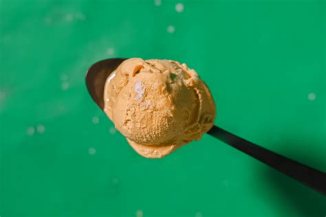 Salted Caramel Ice Cream Recipe (Best Ice Cream Ever) - kiyafries