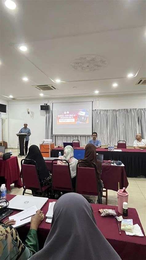 Bengkel Eksplorasi AI Presentation Using AI Kelantan ICT Gateway