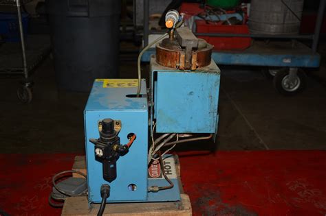 Of Bench Model Nordson Type Hot Glue Dispensing System
