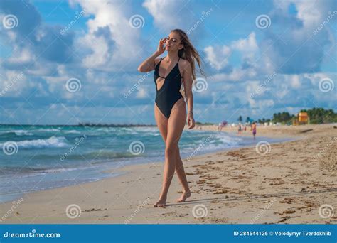 Hawaii Beautiful Womans Body In Bikini On Beach Sensual Girl In Bikini