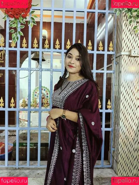 Leaks Nude Reya Ghosh Onlyfans Photo Gallery Bongacams Tube