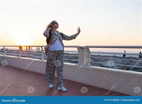 Stunning Blonde Visitor Is Seen In The Pice Taking Advantage Of Dubai S Hospitality She Has An