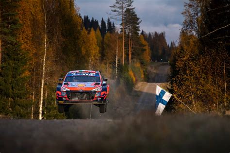 WRC Rallye de Finlande Hyundai devant Toyota après la première