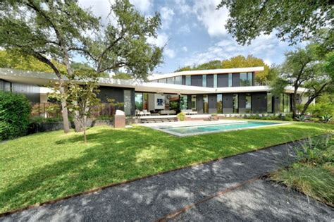 $4,175,000 Sophisticated Modern House for Sale in Austin