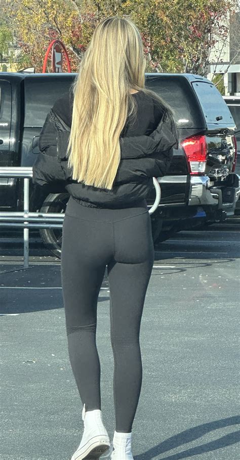 Tight Blonde College Girl With A Great Ass In Leggings Spandex Leggings Yoga Pants Forum