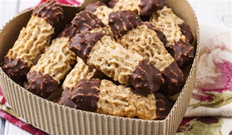 Как да си направим #шприц за #сладки Marzipan, Orange, Cereal, Suh ...