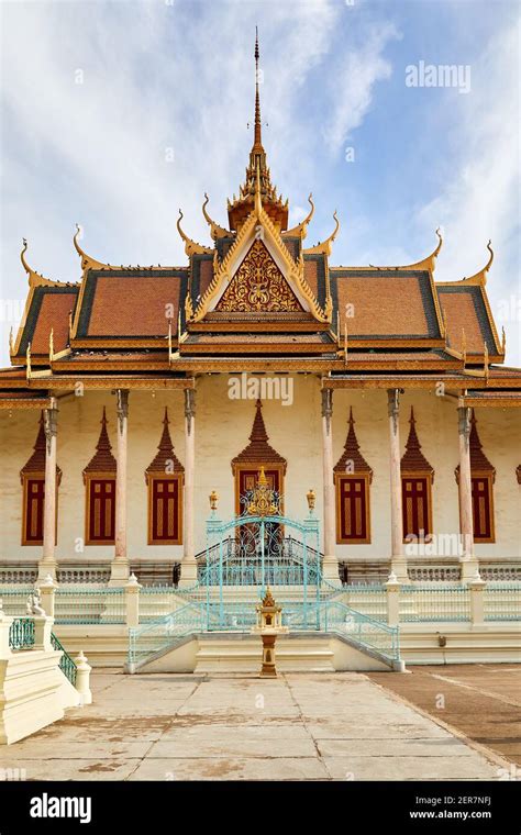 Wat Preah Keo Morakot Or Silver Pagoda Phnom Penh Cambodia The